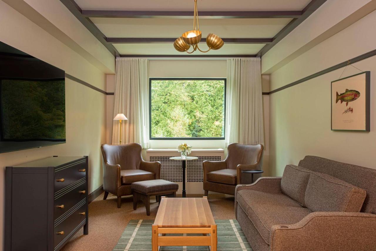 Grand Adirondack Hotel, Lake Placid, A Tribute Portfolio Hotel Extérieur photo